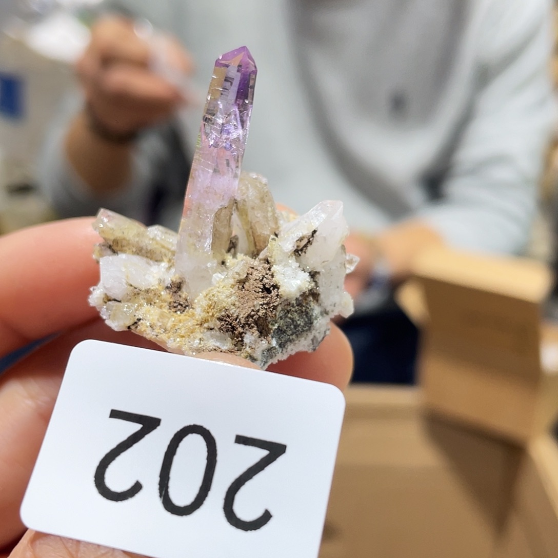 水晶摆件……未镶嵌