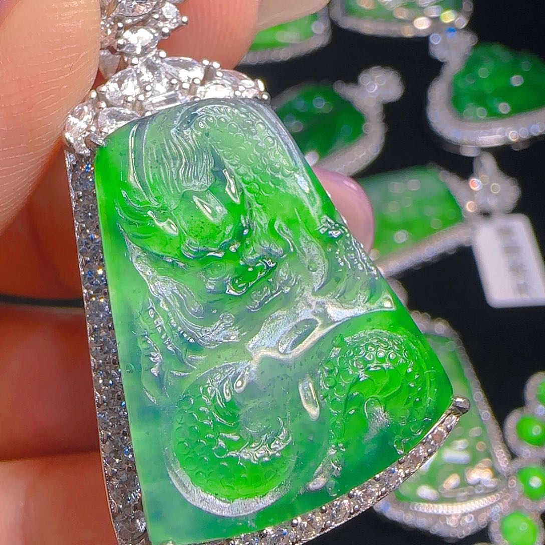 翡翠吊坠(赠链)银S925镶嵌