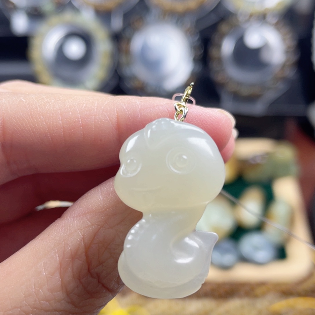 和田玉颈饰未镶嵌