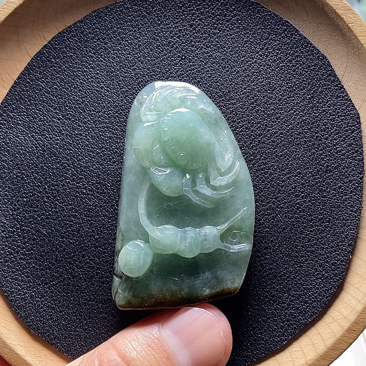 翡翠颈饰未镶嵌爱****？缅甸a货