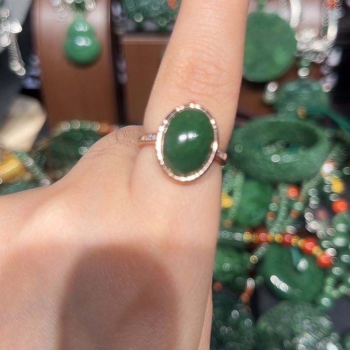 颈饰未镶嵌和田玉（糖玉）