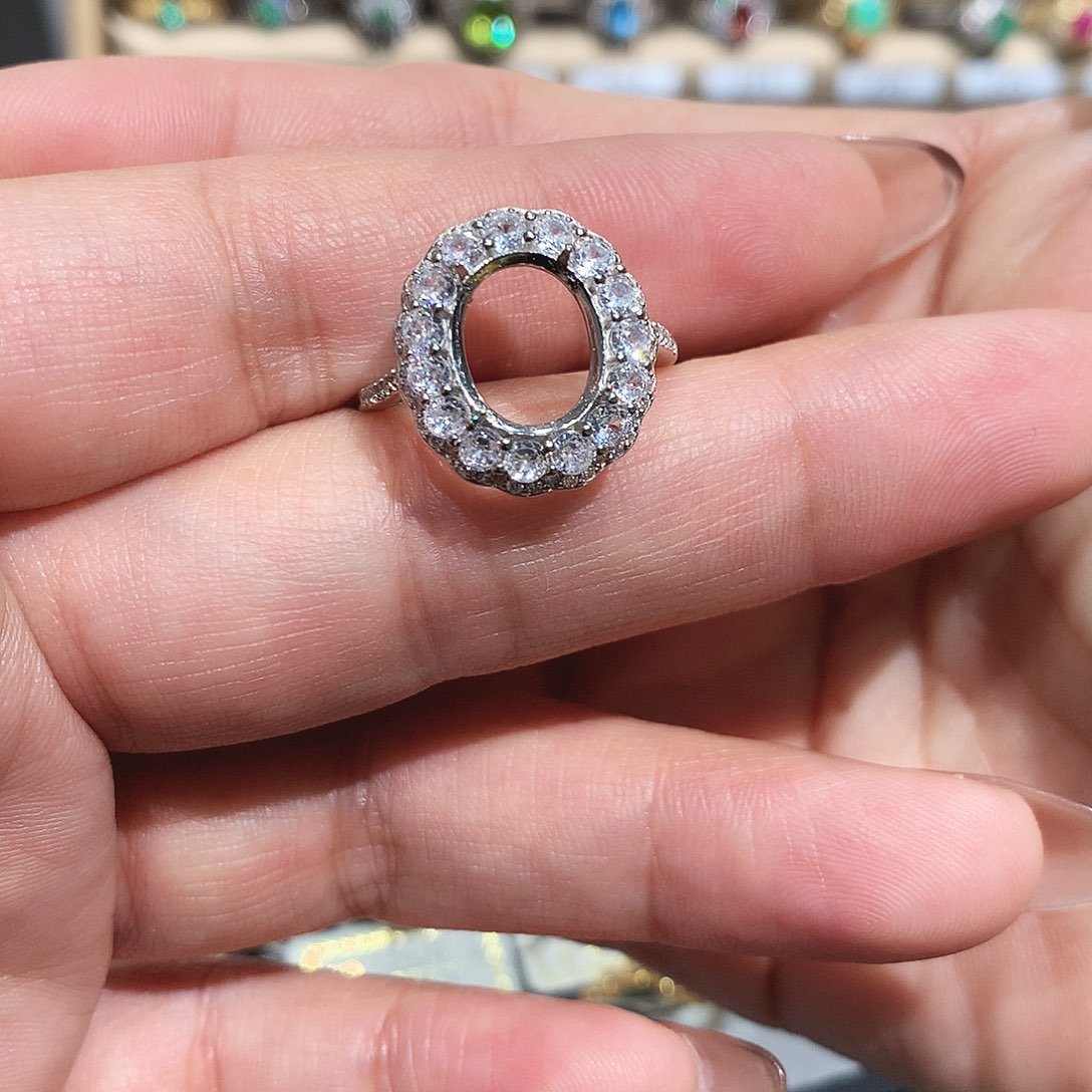 银S925镶嵌托帕石戒指