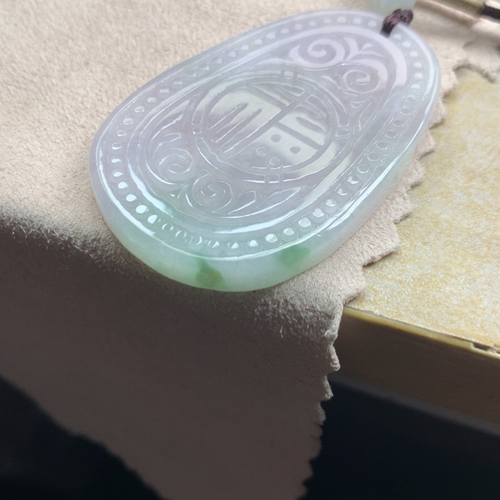 翡翠颈饰未镶嵌吊坠