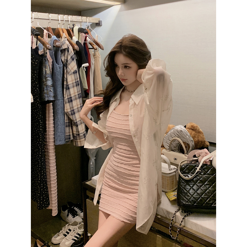 邱肉瑶 高级感蝴蝶点钻慵懒风显瘦春季新款长袖宽松衬衫