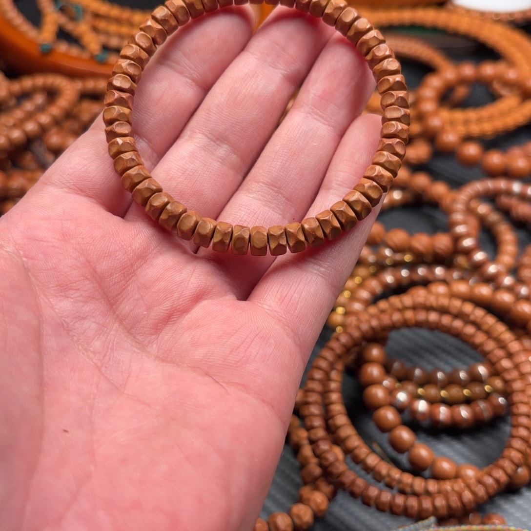 抖***腿吊坠桃核一物一图