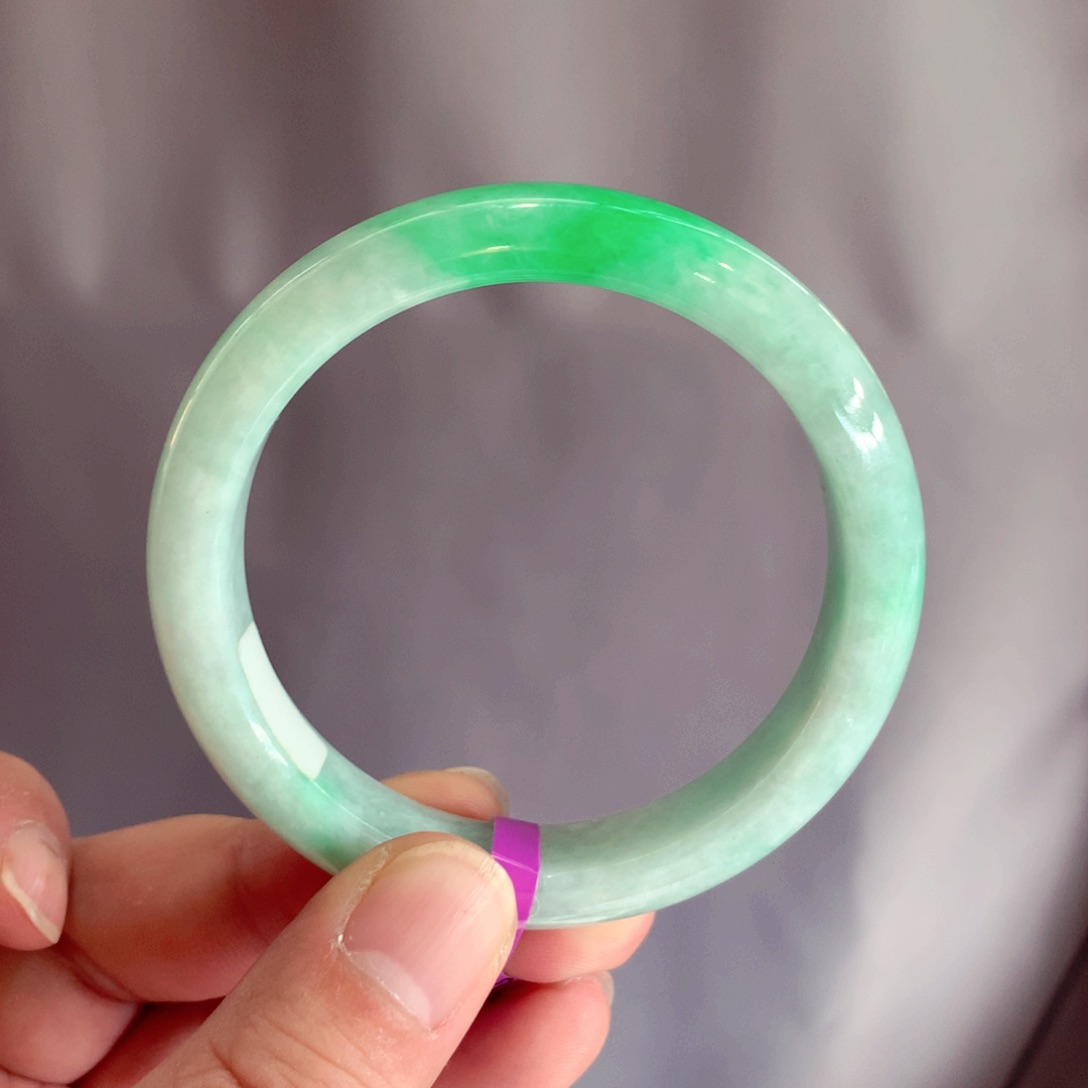 翡翠手镯未镶嵌缅甸翡翠