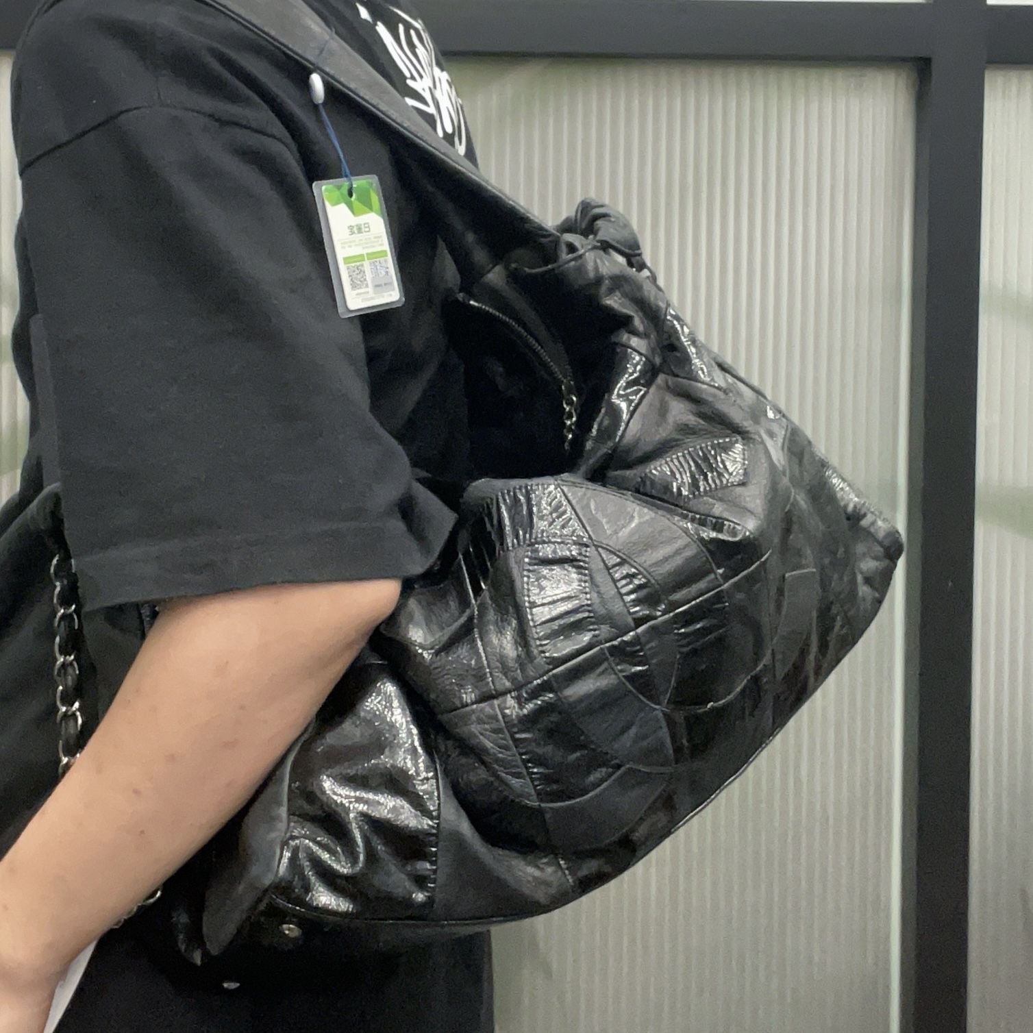 95新 Chanel/香奈儿 【龙】04 0611 黑色hobo单肩包