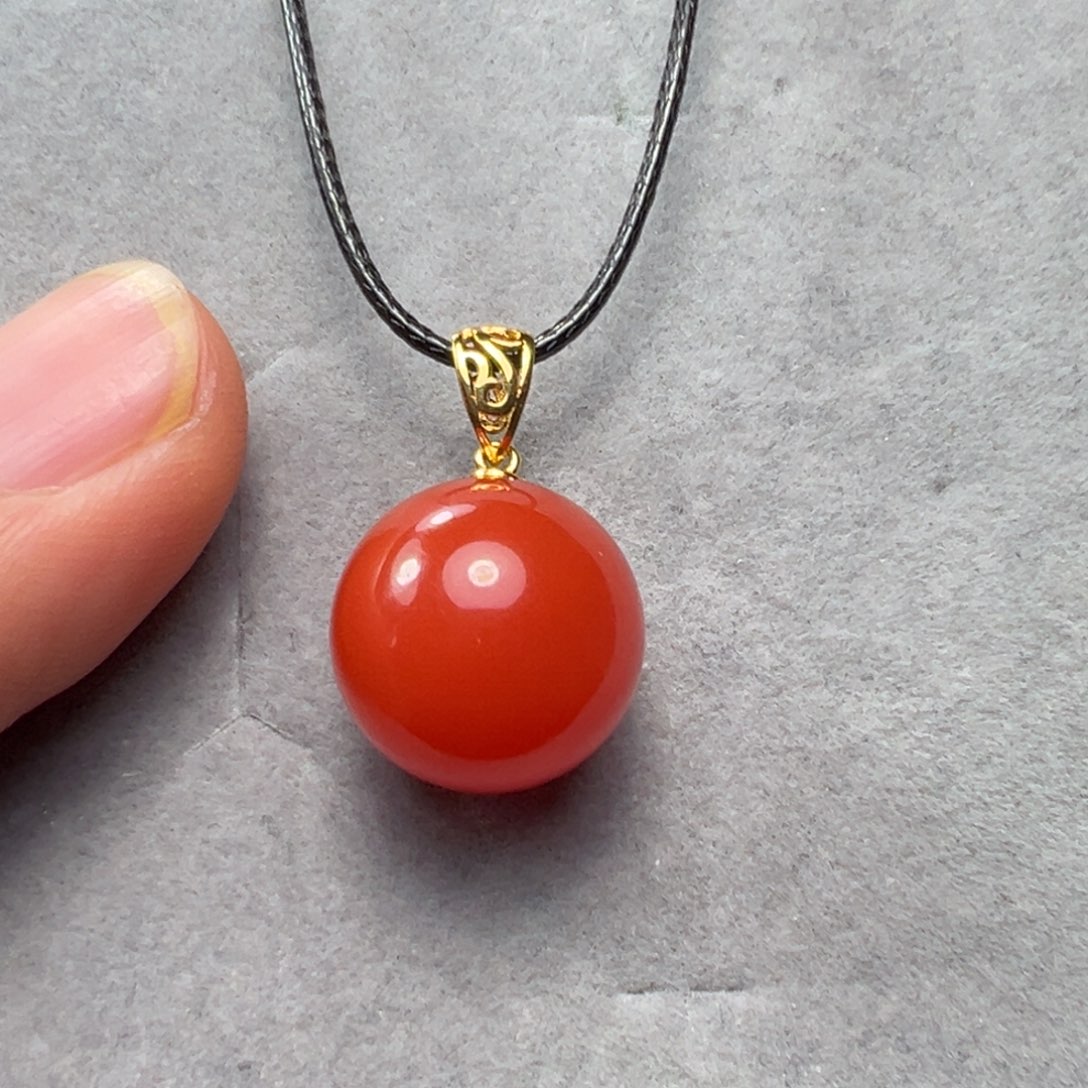 南红玛瑙吊坠18K金镶嵌