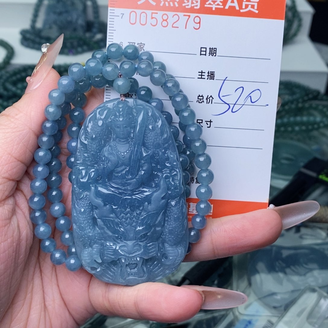 翡翠颈饰未镶嵌，，，，，，，，，