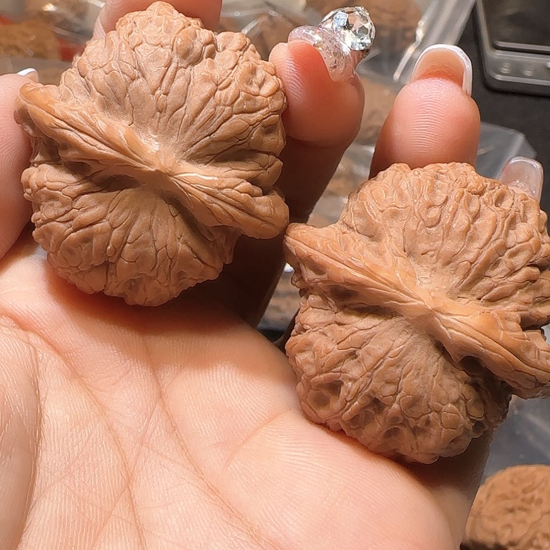 文玩核桃吊坠坏***爱42血麒麟