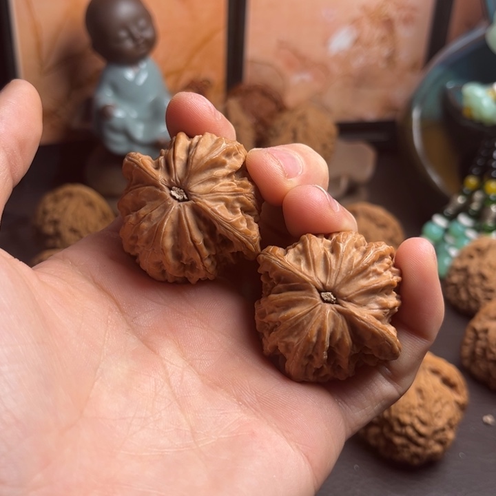 温***牛吊坠文玩核桃38磨盘