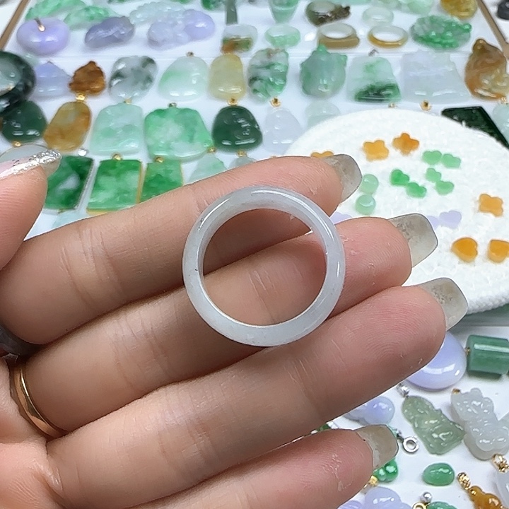 翡翠颈饰未镶嵌圈口19.2