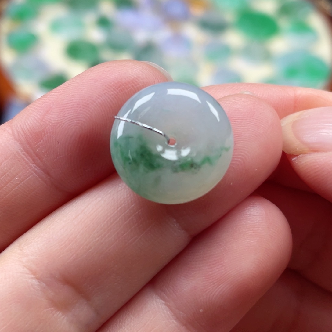 颈饰未镶嵌翡翠平安扣