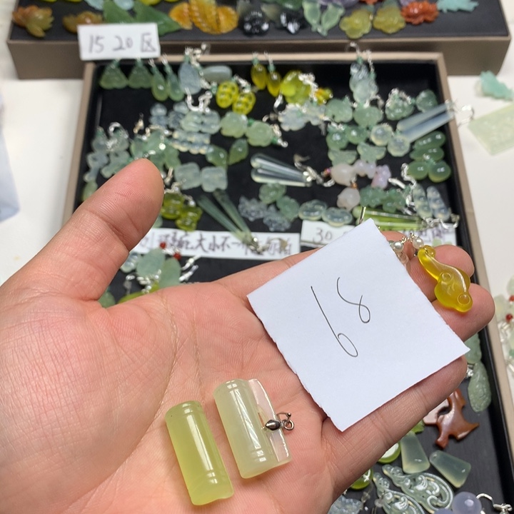 文***者蛇纹石玉合金耳钉