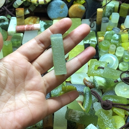 未镶嵌岫玉吊坠马*宁