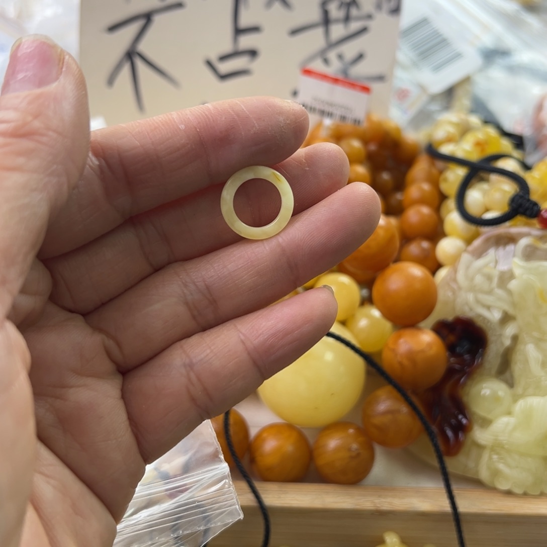 琥珀珠宝奇石未镶嵌
