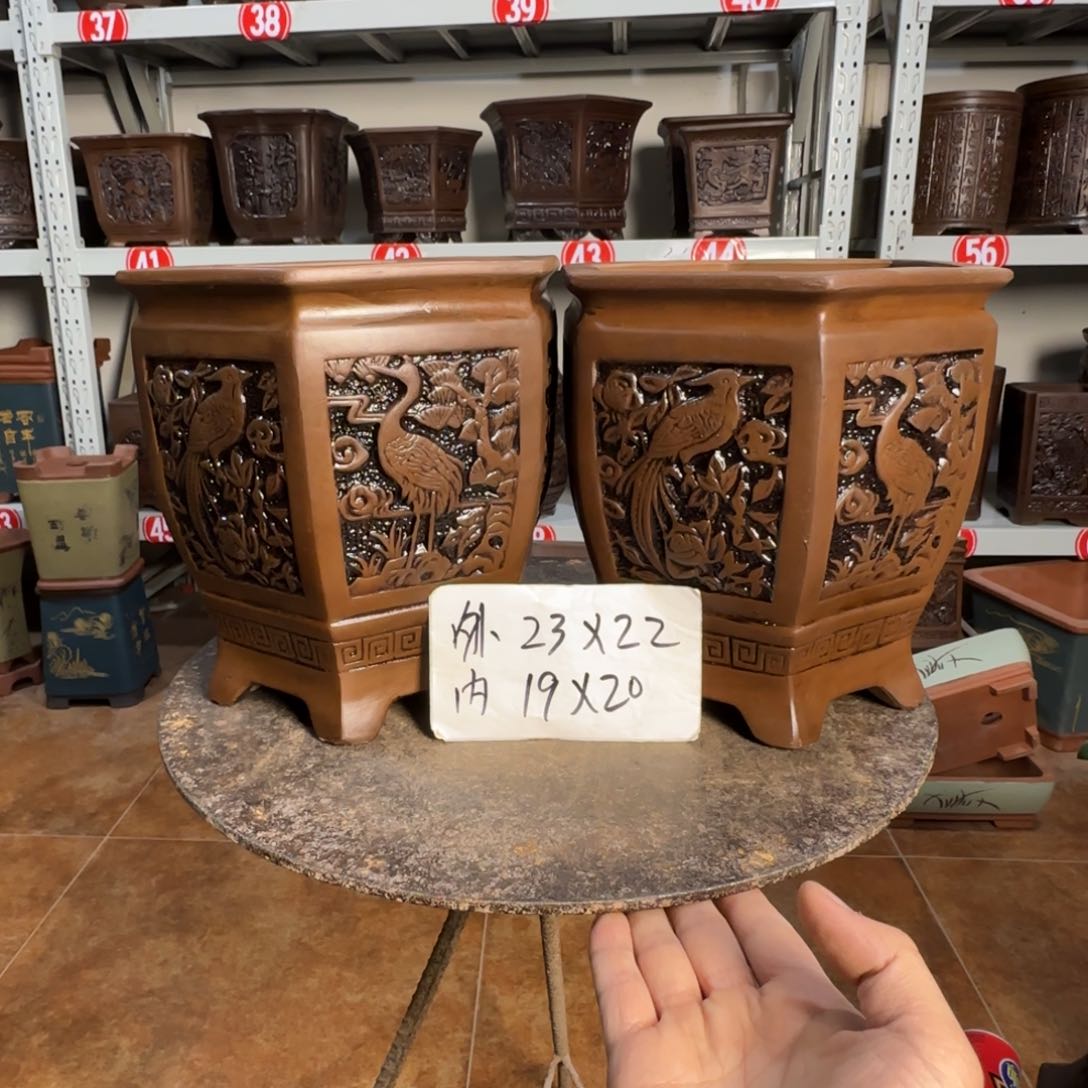 紫砂花盆，有1厘米左右尺寸差距，有色差