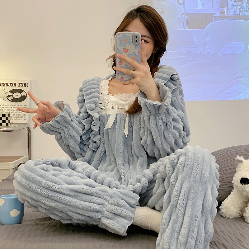 睡衣女款爆款2025新款秋冬季珊瑚绒保暖加厚简约风纯色家居服套装