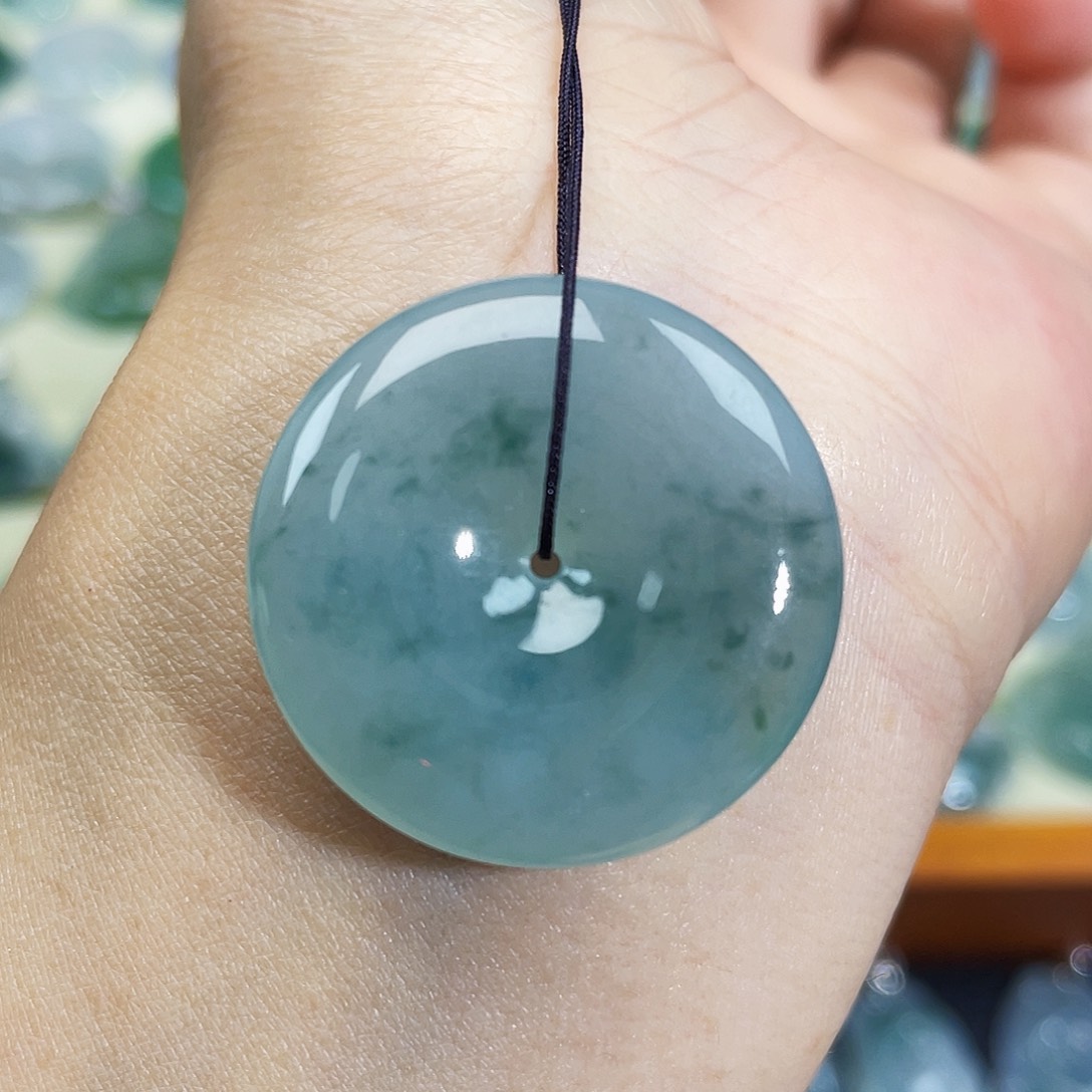 翡翠颈饰未镶嵌吊坠