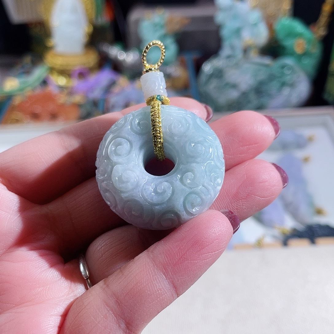 翡翠颈饰未镶嵌翡翠平安扣