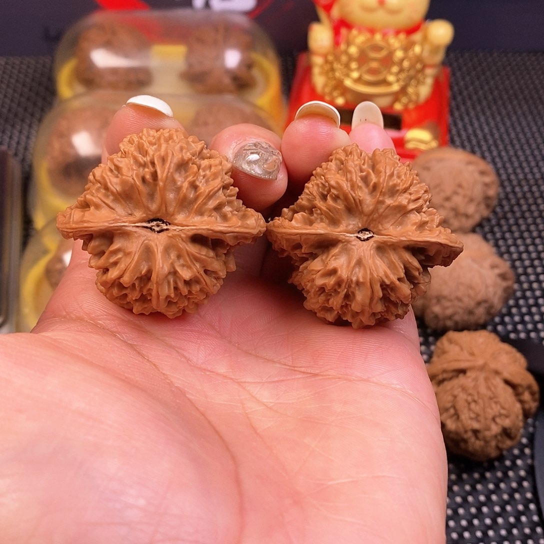 文玩核桃吊坠41尺满天星全品