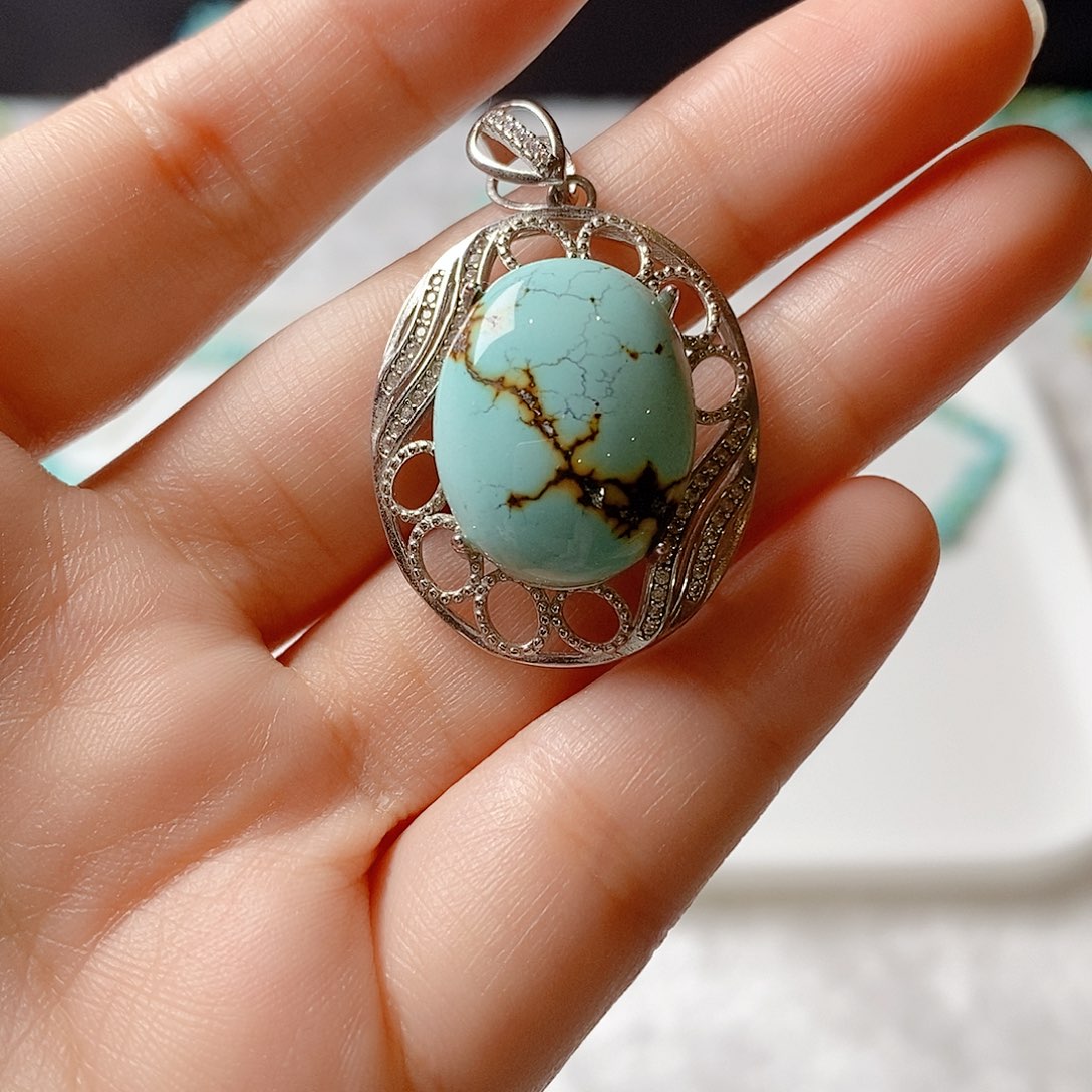 绿松石颈饰未镶嵌