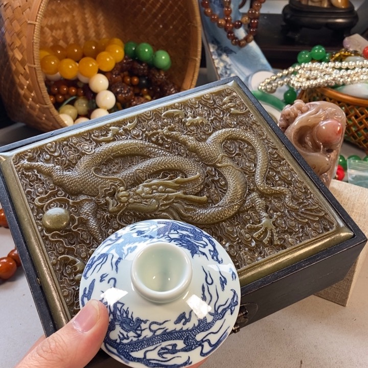 瓷片不哈哈哈哈哈哈哈哈哈哈吧
