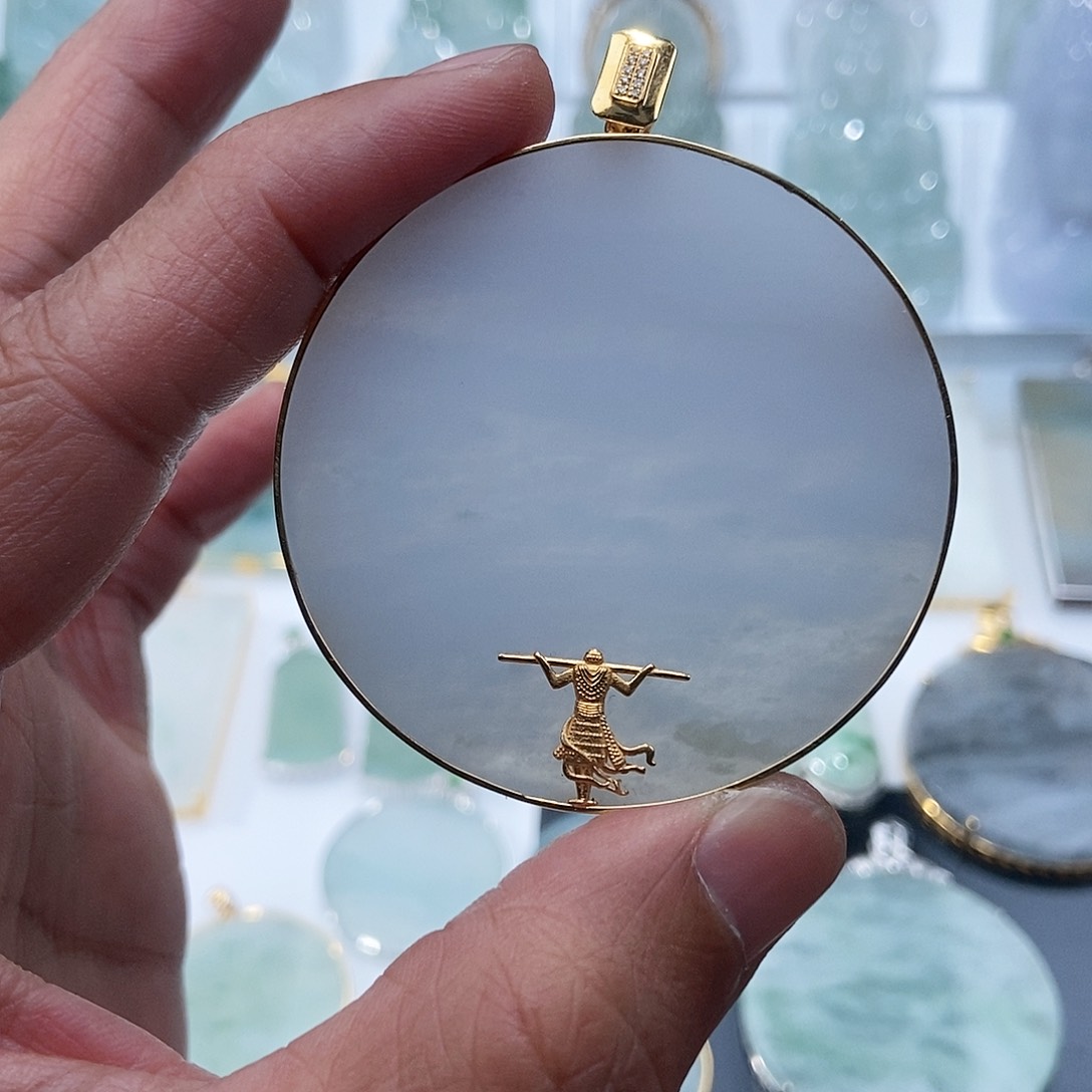 翡翠吊坠(不含链)18K金镶嵌