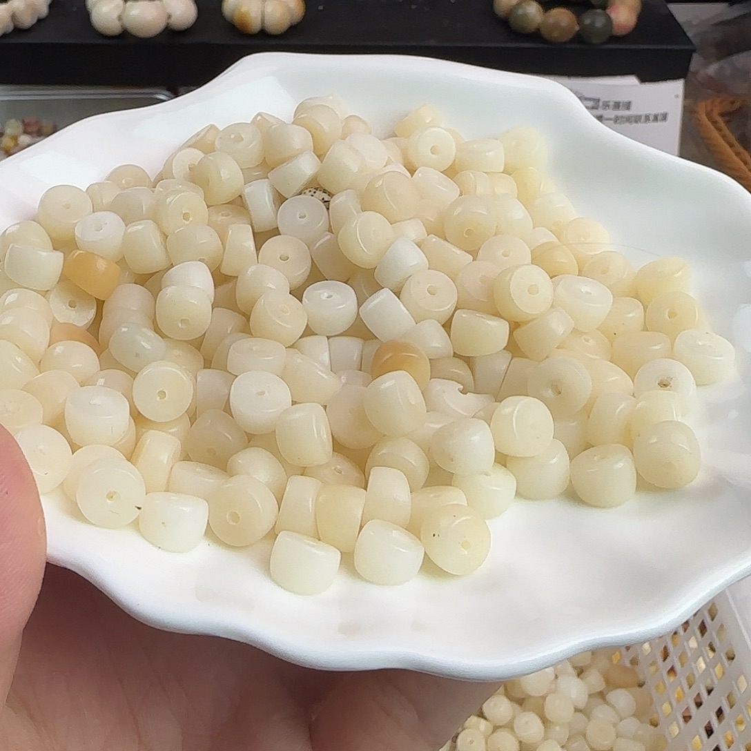 菩提根/象牙果手串微瑕卡9白色小肠120颗