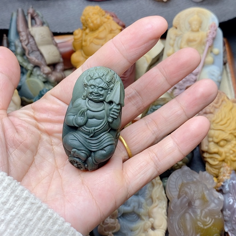 【闪购商品】定制石英质玉吊坠未镶嵌