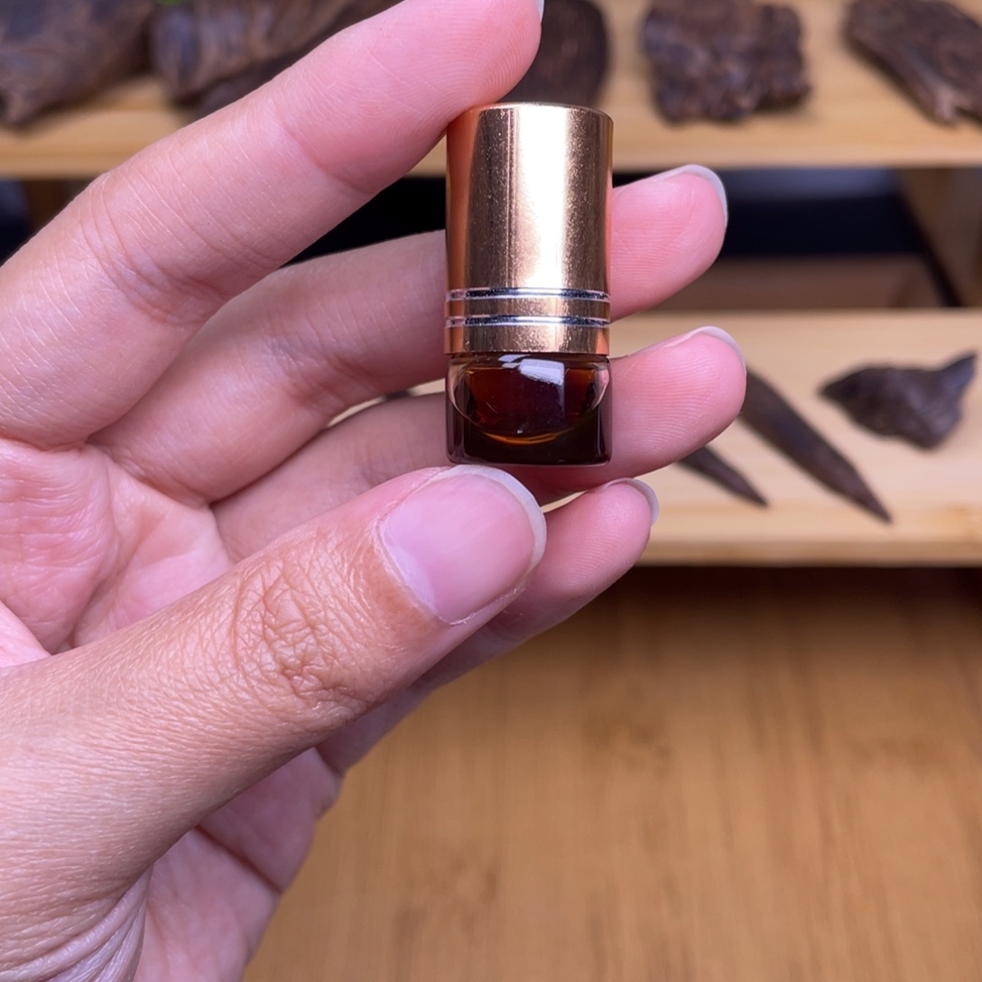 1克海南绿棋精油香