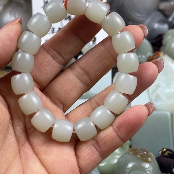 和田玉（糖玉）颈饰未镶嵌