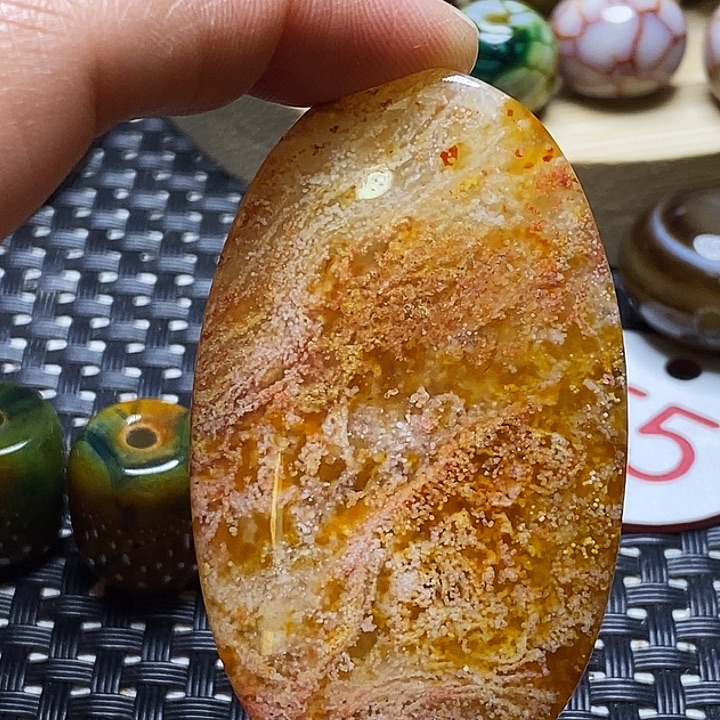 大***岩玛瑙/玉髓未镶嵌颈饰