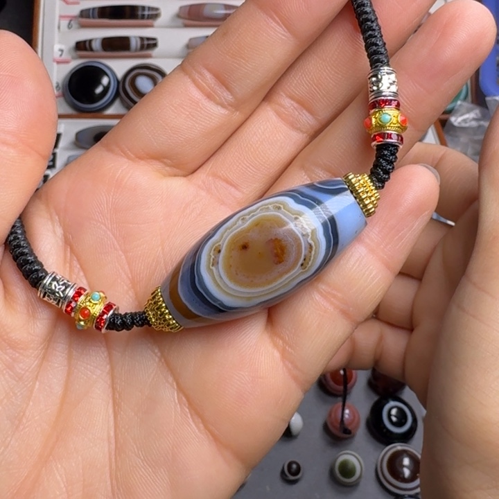 玛瑙/玉髓颈饰未镶嵌