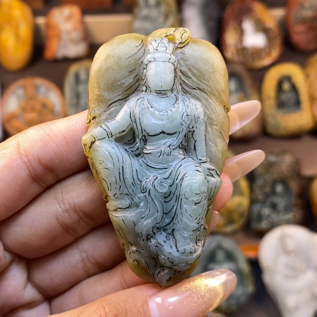 定制翡翠未镶嵌一叶观音