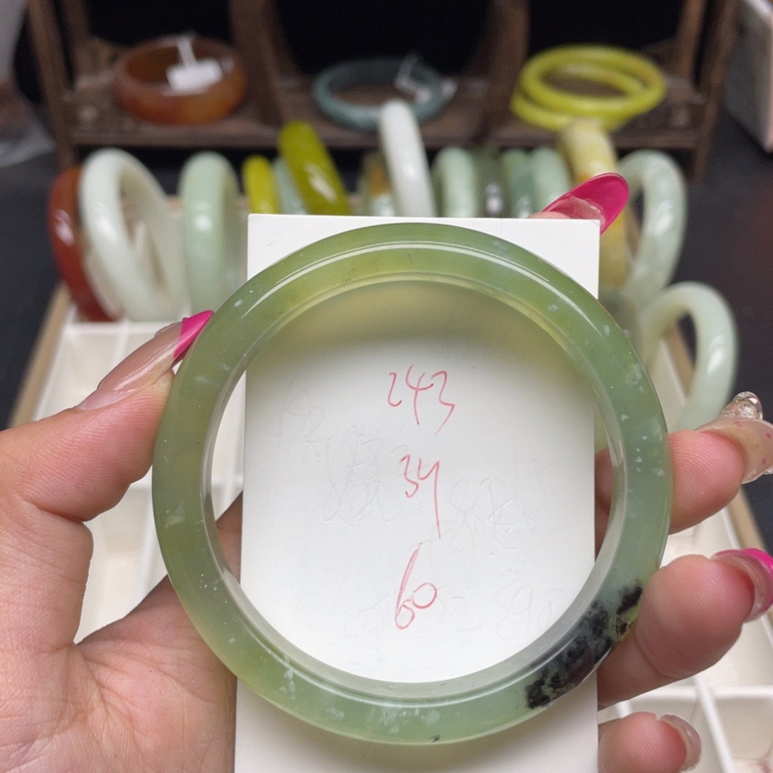 未镶嵌蛇纹石玉手镯