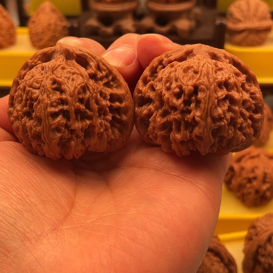 文玩核桃把件南疆石