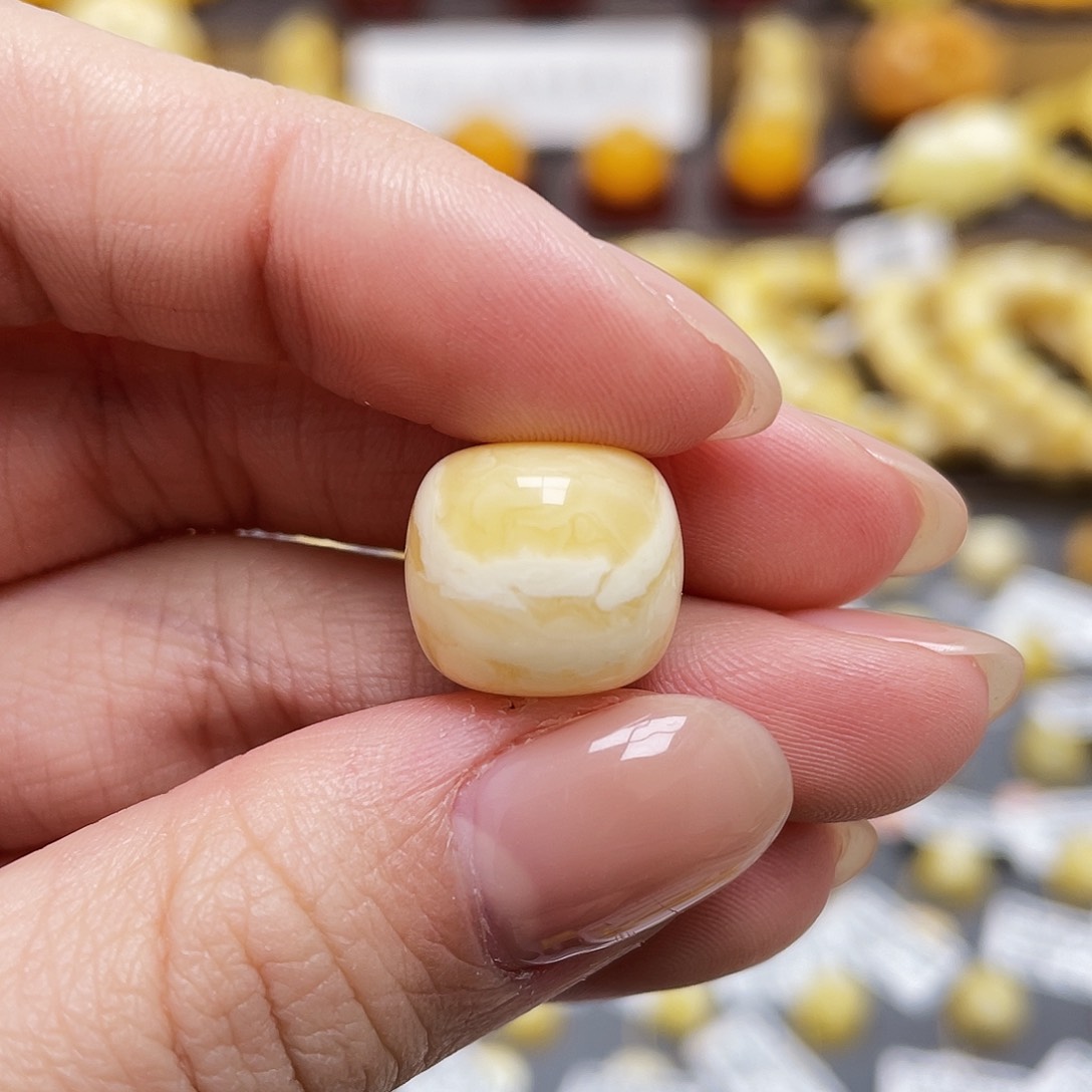 琥珀裸石未镶嵌蜜蜡老型13.8*12.4mm