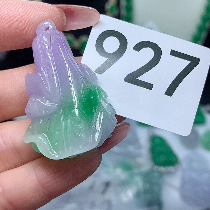 翡翠吊坠(赠链)未镶嵌