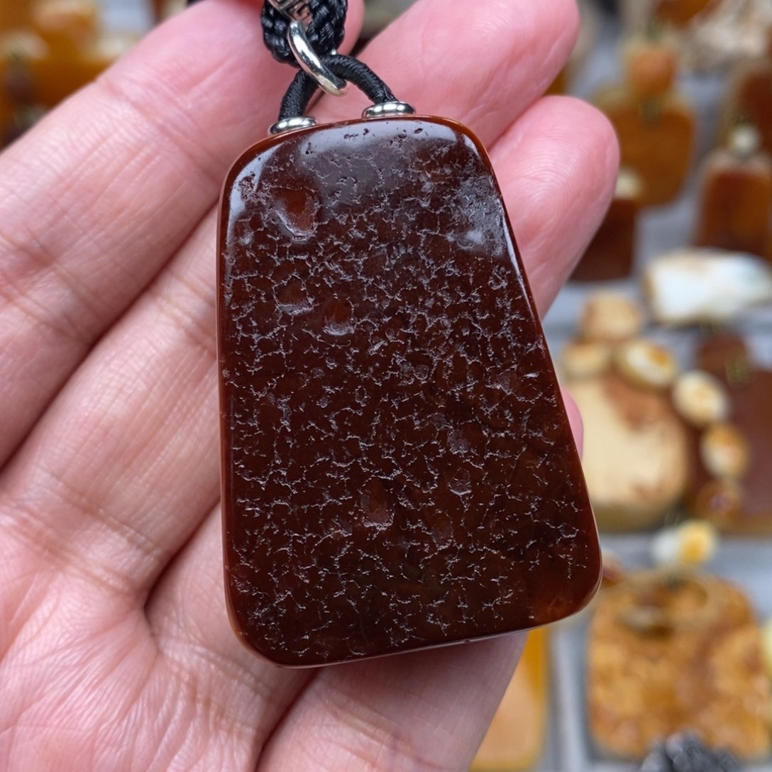 未镶嵌琥珀珠宝奇石