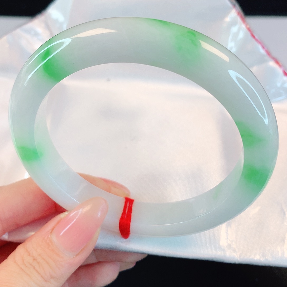 翡翠手镯未镶嵌61.5圈口