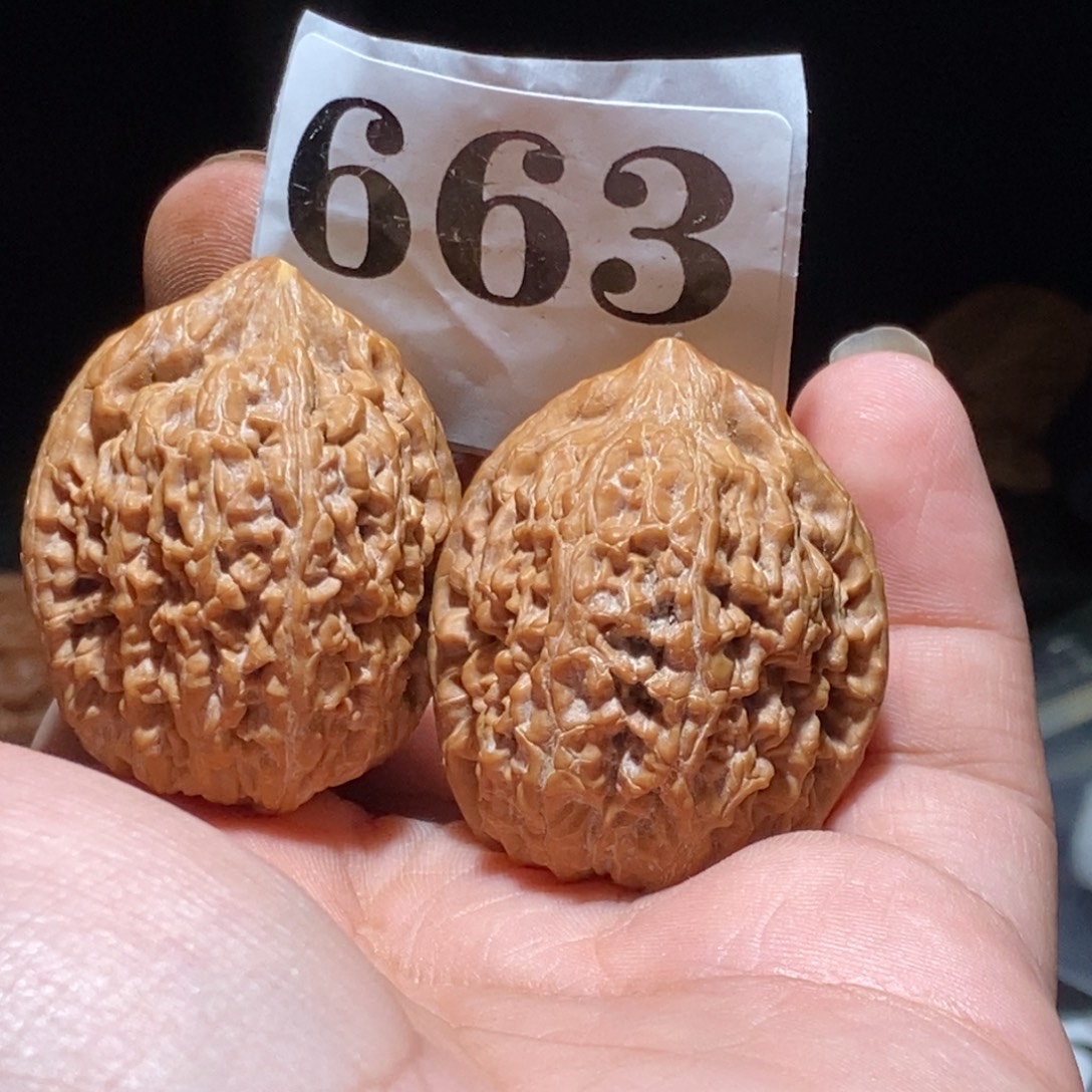 吊坠文玩核桃蒜头有瑕疵