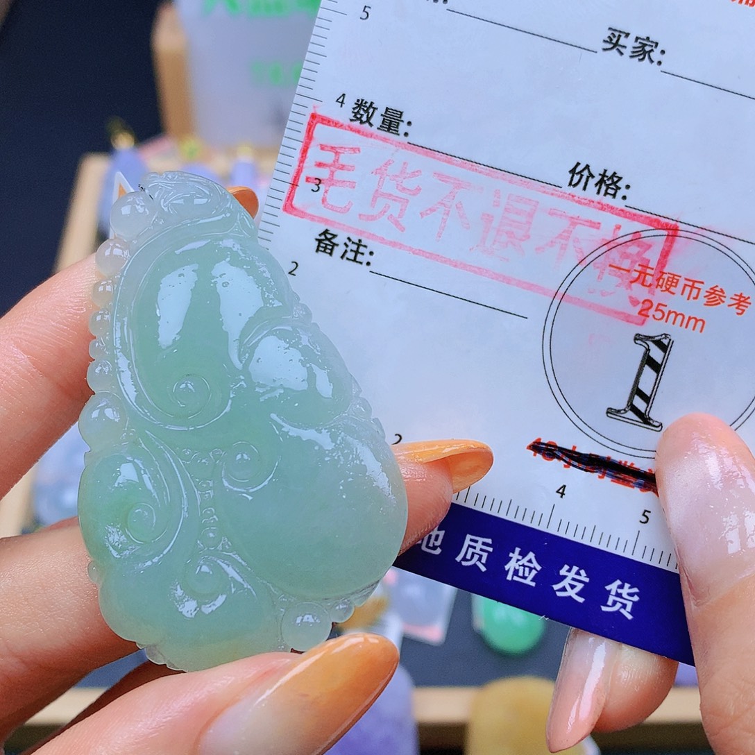 翡翠未镶嵌颈饰翡翠