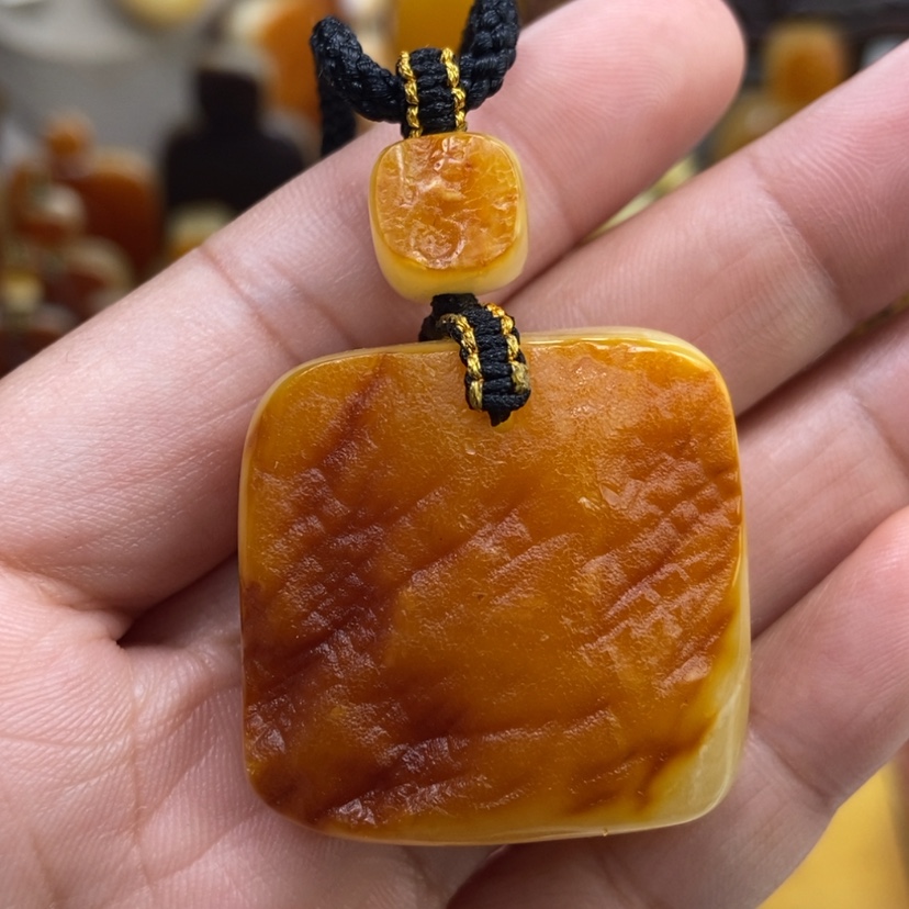 【闪购商品】琥珀颈饰未镶嵌
