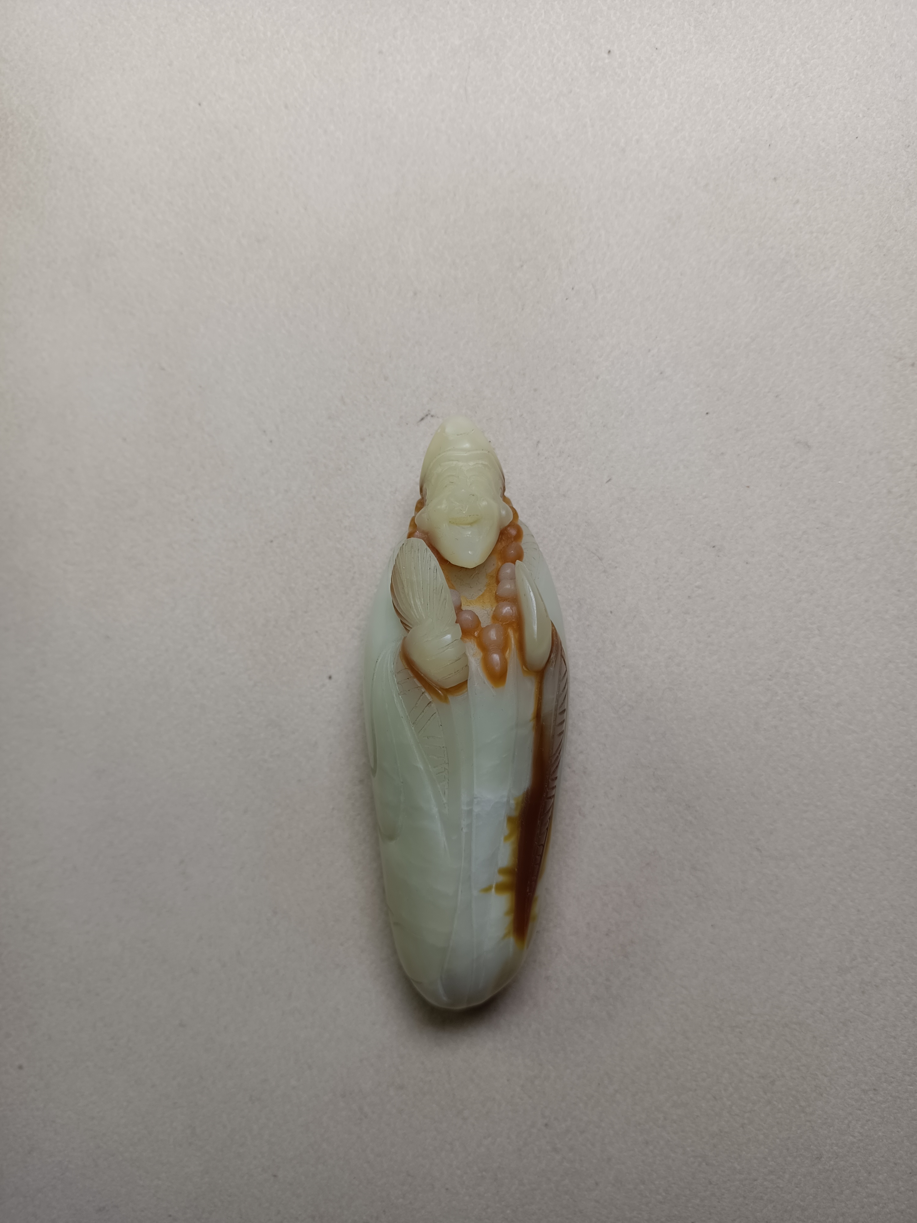 精品岫玉俏色济公手把件