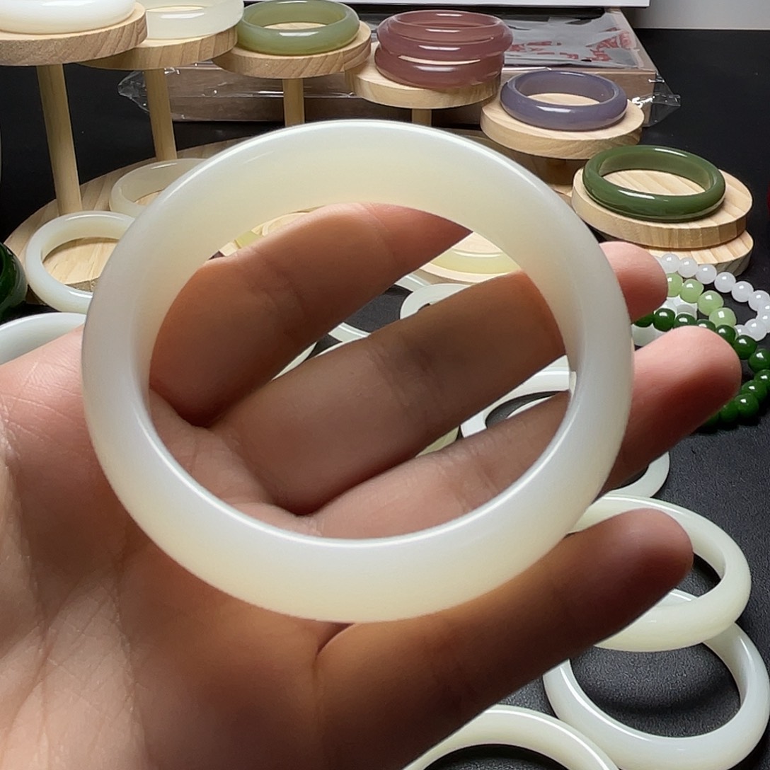 用***雨58➕圈口正圈手镯白一点