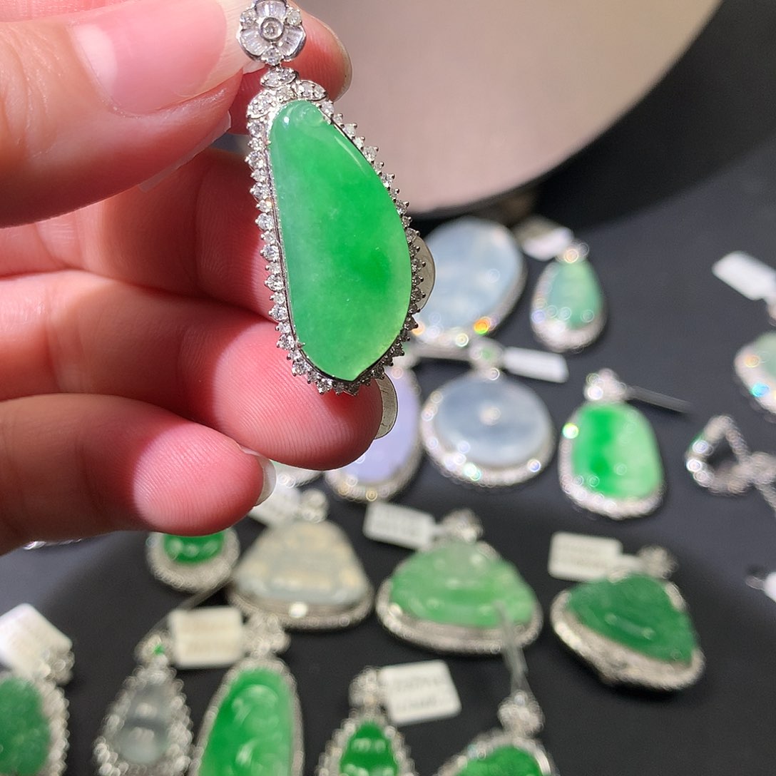 翡翠18K金镶嵌吊坠(不含链)