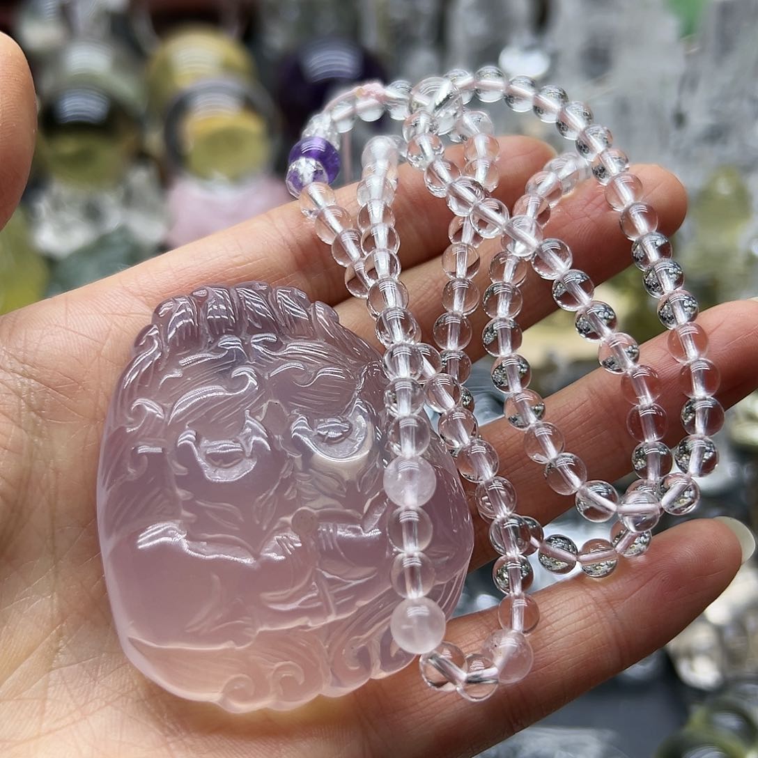 水晶吊坠未镶嵌冇****?吊坠