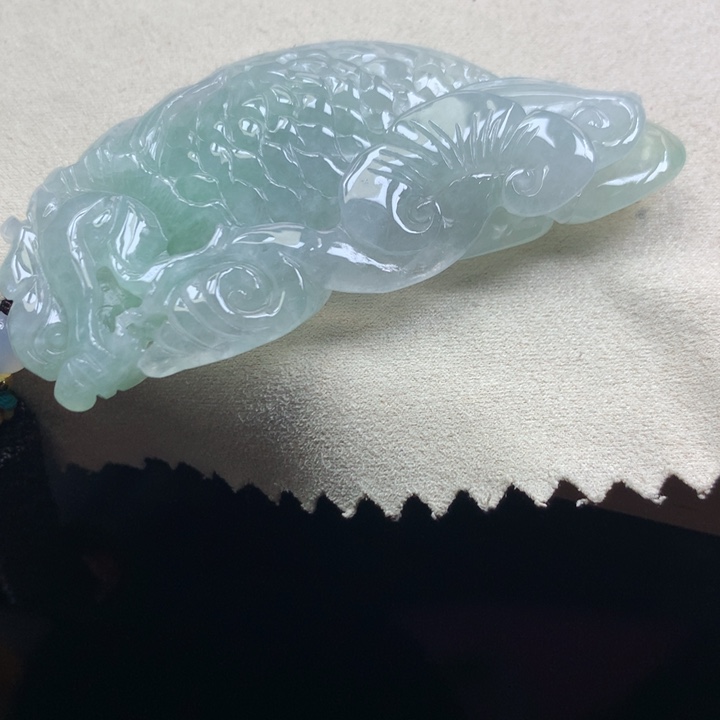 翡翠颈饰未镶嵌吊坠