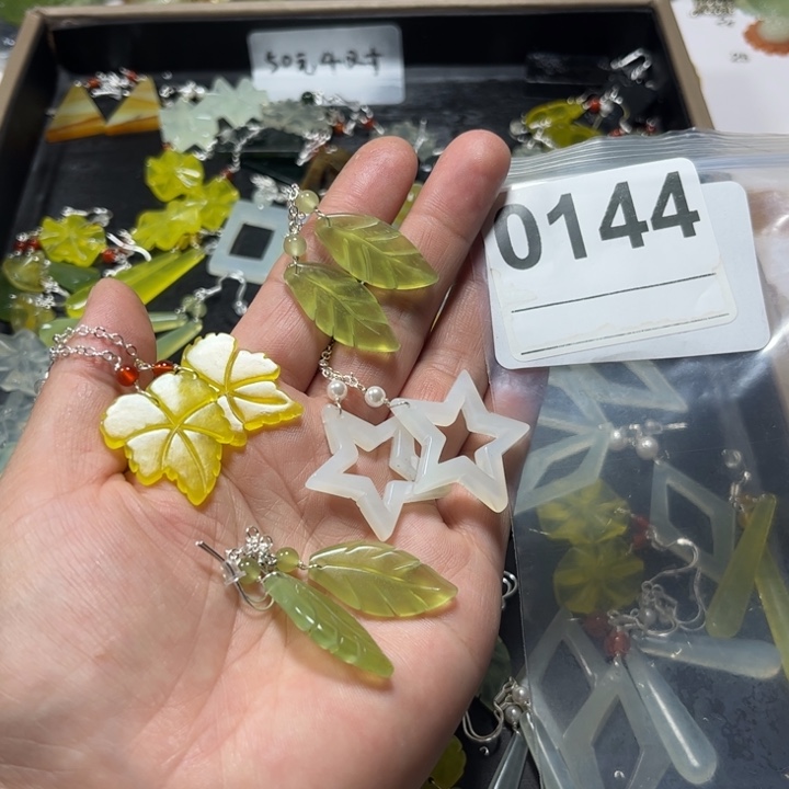 ****蛇纹石玉合金耳饰